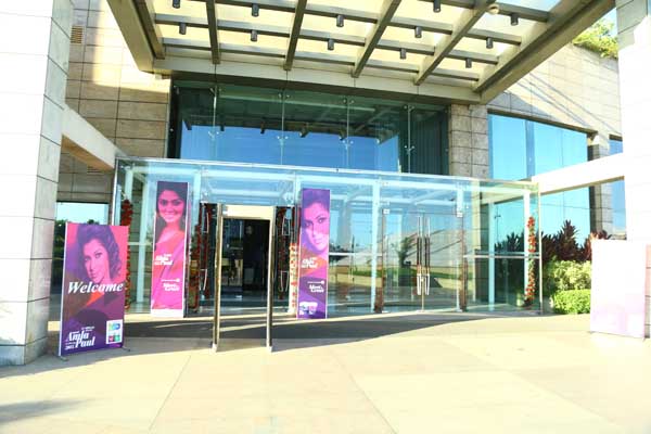 Hotel Crowne Plaza facilities: Entrance to the Banquet Hall